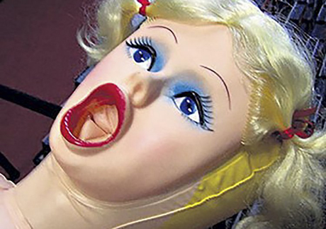 Порно видео резиновая кукла с членом