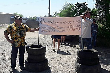 Свежие новости: На Одесчине владельцы приморских баз отдыха перекрыли трассу Одесса-Рени, требуя отремонтировать дорогу