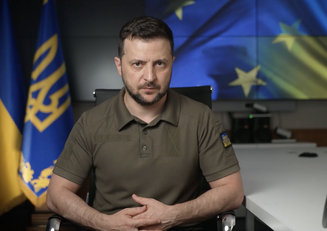 Свежие новости: Зеленський закликав кримчан повідомляти спецслужбам України інформацію про окупантів