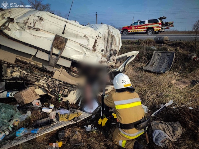 Свежие новости: У Миколаївській області перекинулася вантажівка з цистерною