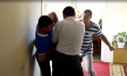 Свежие новости: Суд рассмотрит уголовное дело в отношении хулигана, который вклинился в драку депутатов Николаевского облсовета