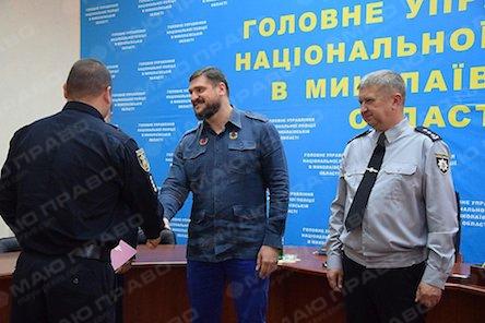 Свежие новости: ВИДЕО: Савченко наградил полицейских и гвардейцев, которые участвовали в поисках похищенного мальчика