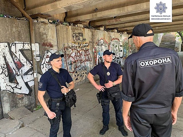 Свежие новости: Николаевские полицейские усилят патрулирование в местах, где собираются подростки, после инцидента с травлей девочки