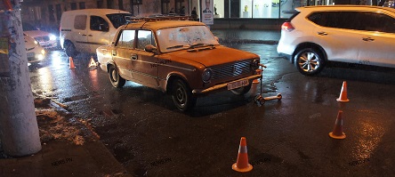 Свежие новости: В центре Николаева под колеса машины попал маленький мальчик