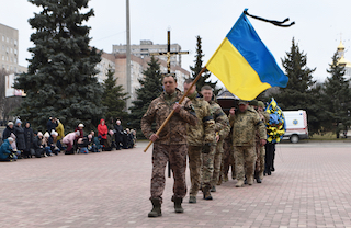 Свежие новости: Южноукраїнська громада провела в останню путь Героя – Олександра Хрипуна