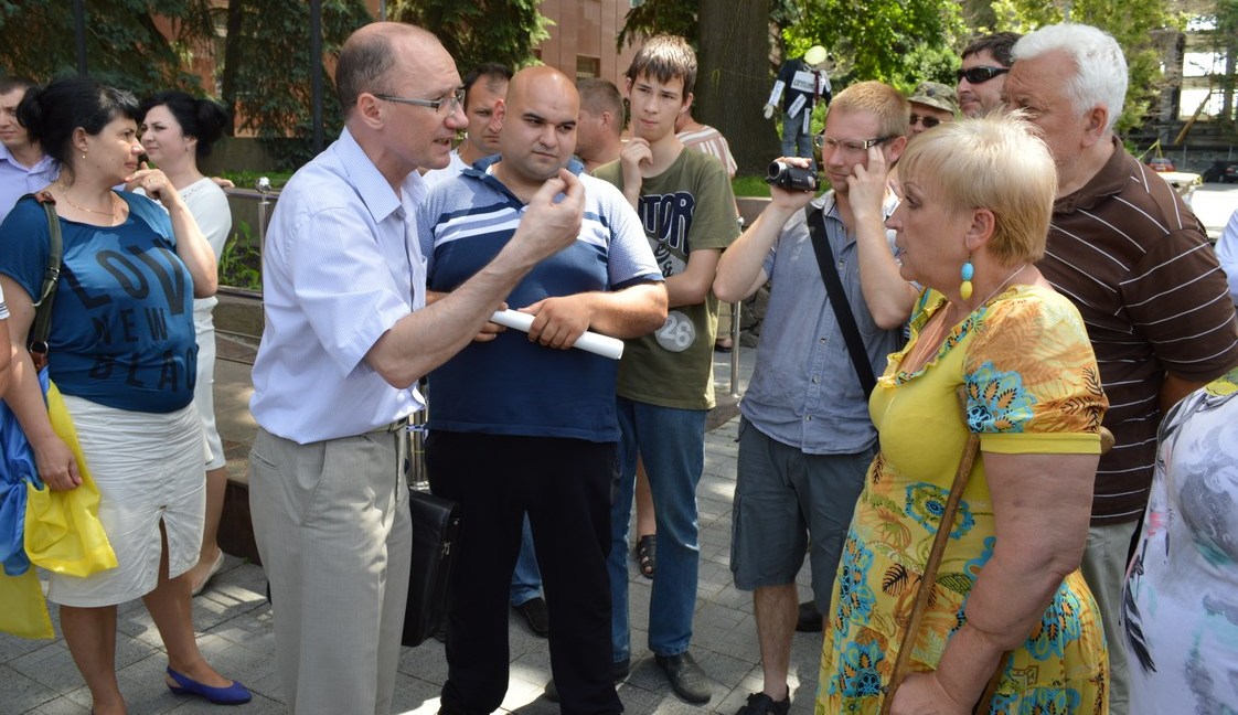 Свежие новости: Активисты обвинили облгосадминистрацию в “принятии кулуарных решений” и “договорняках”. ВИДЕО