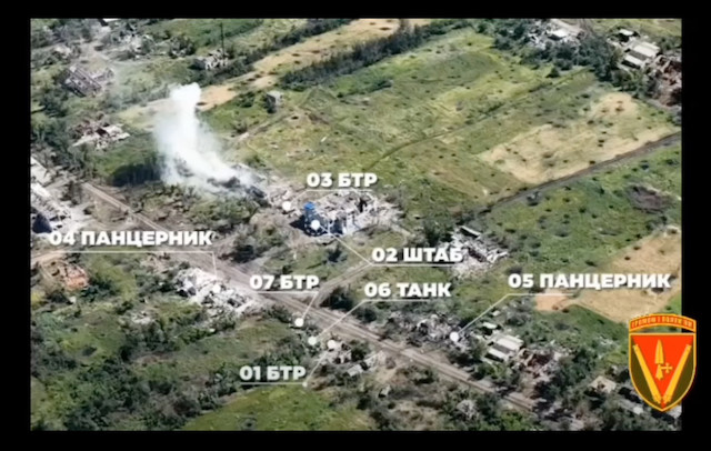 Фото новости: Первомайські артилеристи та розвідники зі Skala знищили штаб та кілька одиниць техніки окупантів Свежие новости: Первомайські артилеристи та розвідники зі Skala знищили штаб та кілька одиниць техніки окупантів