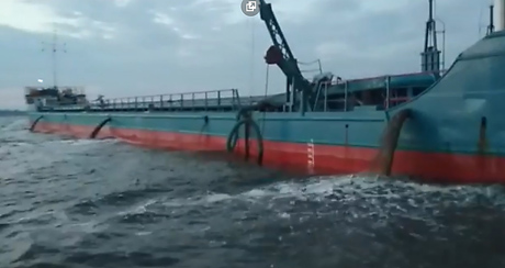 Свежие новости: Суда, проходящие вблизи Очакова, сбрасывают неизвестное вещество в море