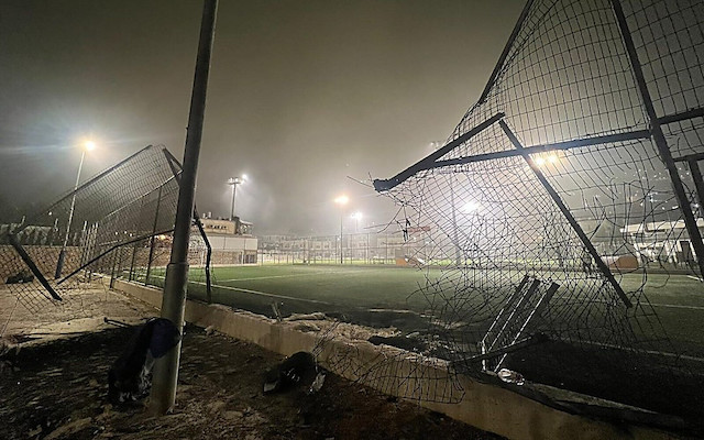 Свежие новости: На півночі Ізраїлю ракета «Хезболли» влучила по футбольному полю з дітьми