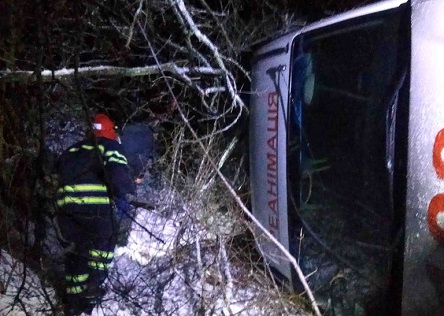 Свежие новости: На трассе под Киевом опрокинулась скорая