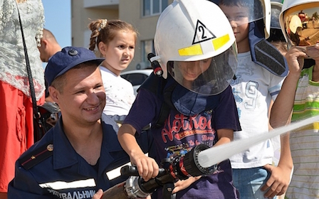 Фото новости: Фоторепортаж: В Николаеве спасатели отметили свой профессиональный праздник Свежие новости: Фоторепортаж: В Николаеве спасатели отметили свой профессиональный праздник