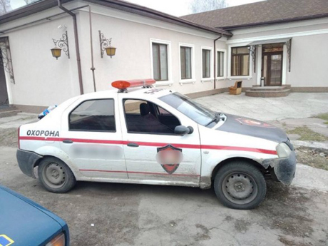 Свежие новости: Сотрудники охранной фирмы ограбили дом, в котором находилась 9-летняя девочка