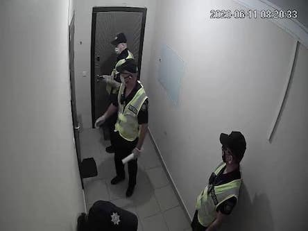 Свежие новости: Полиция пришла забирать Стерненко в СБУ