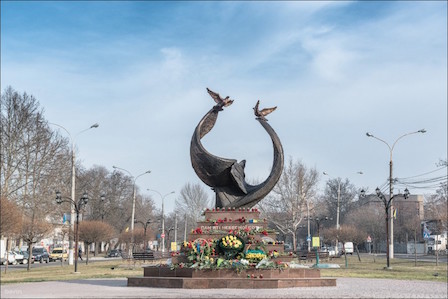 Свежие новости: В николаевском гей-сообществе рассказали, почему сорвалась их акция у памятника «Небесной сотне»