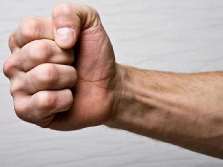 Свежие новости: Под Херсоном 7-месячную девочку избили, сломали ей руку и бросили в доме одну