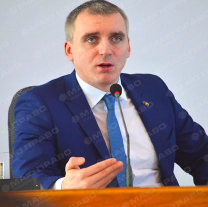 Свежие новости: Сенкевич накажет своего подчиненного за то, что на сессии выставил его «дебилом»