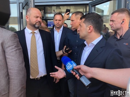 Свежие новости: Зеленский в Николаеве сравнил местных чиновников с бандитами