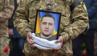 Свежие новости: Южноукраїнська громада попрощалась з Героєм Олександром Цановим