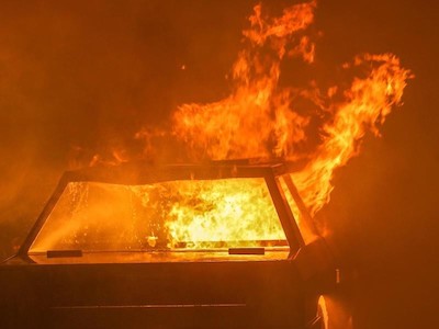 Фото новости: Под Одессой подожгли две машины Свежие новости: Под Одессой подожгли две машины