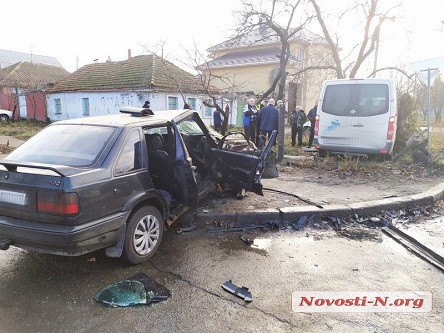 Свежие новости: В Николаеве столкнулись «Вольво» и микроавтобус: трое пострадавших