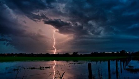 Свежие новости: В Украине пройдут грозы со шквалами, но будет тепло