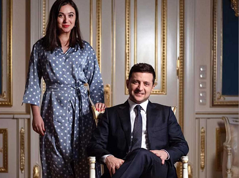 Свежие новости: Мендель с голыми плечами прокомментировала слухи о беременности от Зеленского