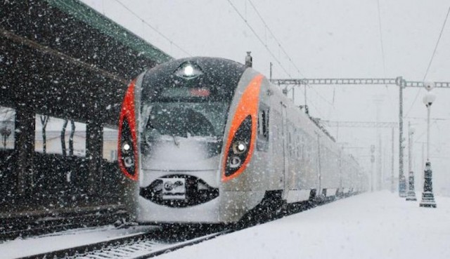 Свежие новости: В «Укрзалізниці» предупреждают о задержке двух поездов из-за непогоды — на 5 и 6 часов