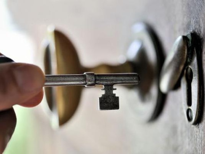 Свежие новости: Обокрали квартиру со спящим внутри замглавой 