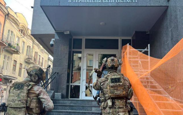Свежие новости: Серед затриманих - топпосадовці Нацполу: в трьох областях викрили схему з 