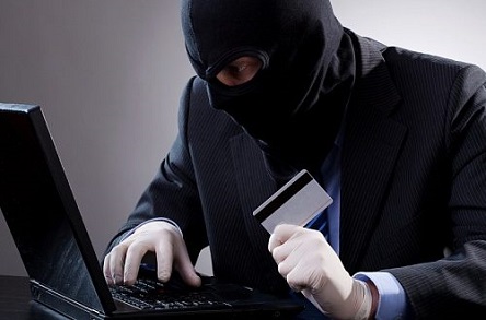 Свежие новости: Правоохоронці вкотре закликають громадян не вестися на хитрощі шахраїв з банківськими картками