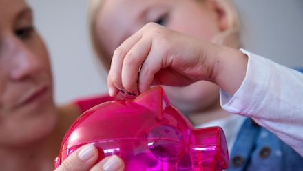 Свежие новости: Кабмин выделит по 2000 грн на каждого ребенка из многодетных семей