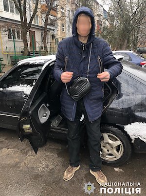 Свежие новости: В Николаеве мужчина украл сумочку у продавщицы в киоске