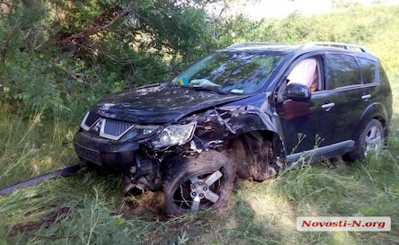 Свежие новости: На трассе в Николаевской области Mitsubishi слетел в кювет