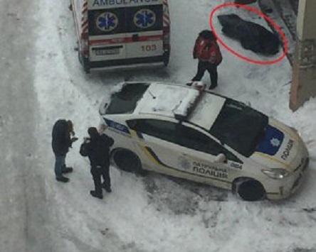 Свежие новости: У Києві чоловік послизнувся на асфальті та помер