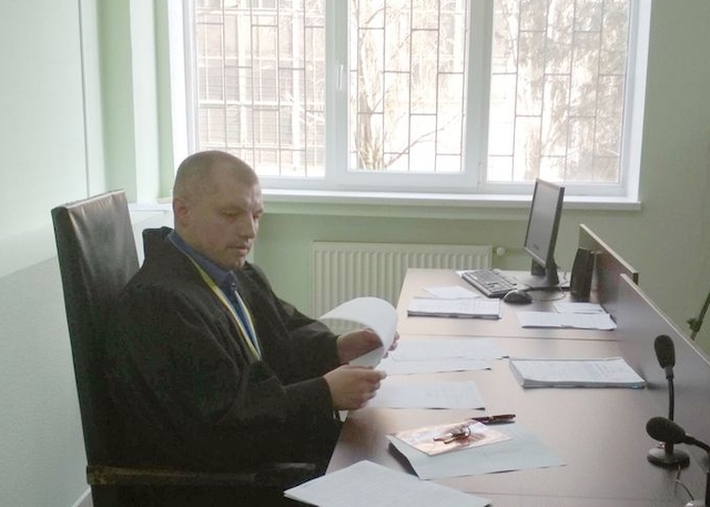 Свежие новости: В Николаеве судья решил служить в территориальной обороне и не желает возвращаться на должность