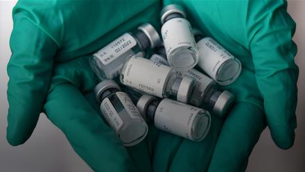 Свежие новости: В Канаде не советуют применять вакцину от коронавируса людям младше 30