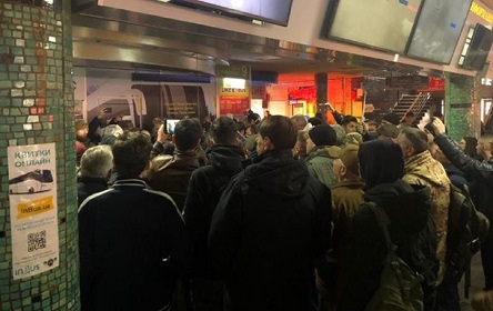 Свежие новости: На автовокзале Киева радикалы С14 устроили акцию против перевозчиков