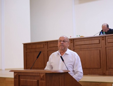 Свежие новости: Депутат Кравченко вернул Москаленко свой орден, потому что не хочет носить его наряду с теми, кто ничего не делает для области