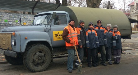 Свежие новости: Бригады КП «ЭЛУ автодорог» ночью боролись с гололедом: использовано более 80 т соли