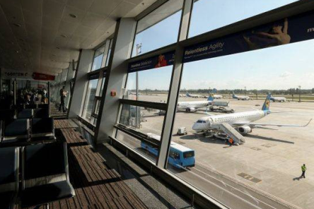 Свежие новости: ВИДЕО: В аэропорту «Борисполь» эвакуированные из Вьетнама украинцы пытались сбежать из-под обсервации