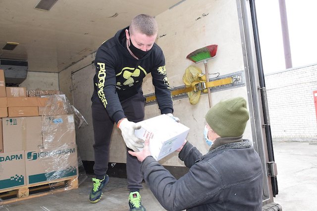 Свежие новости: В Николаевскую область привезли первые дозы вакцин от COVID-19 – их хватит для 6 тысяч человек