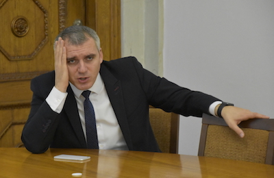 Свежие новости: Сенкевич хочет взять кредит, чтобы «нормально отремонтировать дороги»