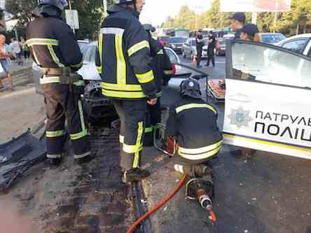 Свежие новости: Смертельное ДТП в Одессе: спасателям пришлось доставать из авто погибшую женщину