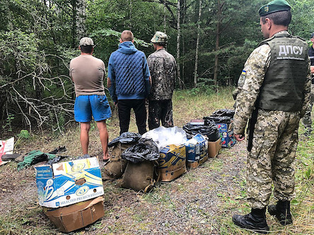 Свежие новости: В Чернобыльской зоне задержали трех мужчин, которые собрали 200 кг ягод, загрязненных радиацией