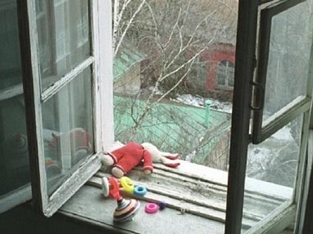 Свежие новости: Під Києвом 20-річна дівчина народила дитину і викинула її з сьомого поверху