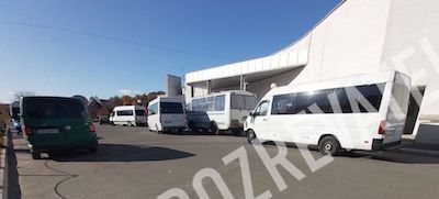 Свежие новости: В Киеве очередь из похоронных автобусов