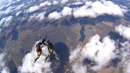 Свежие новости: Николаевские морпехи отработают прыжки с парашютными системами специального назначения