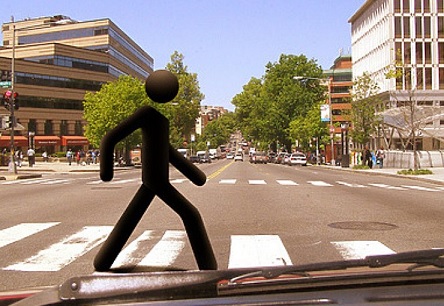 Свежие новости: Если водитель не пропускает пешехода на переходе, он заплатит штраф - Верховный суд