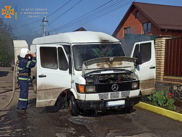 Свежие новости: В Новом Буге горел «Мерседес»