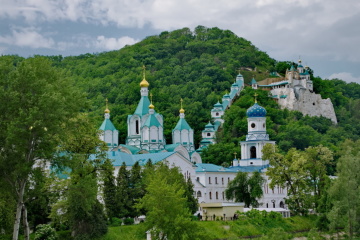 Свежие новости: У Святогірській лаврі вбили монаха: двоє насельників дістали ножові поранення
